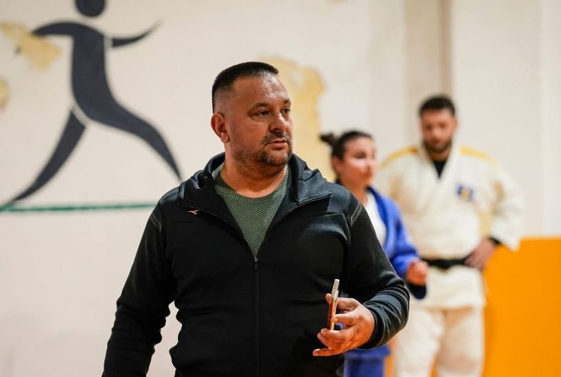 Driton Kuka kërkon sqarime për problemet me udhëtim