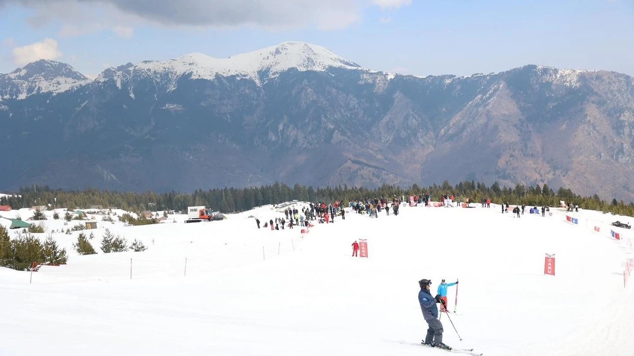 Gara e skijimit “Bjeshkët e Mëdha 2026” promovon potencialin turistik të Deçanit