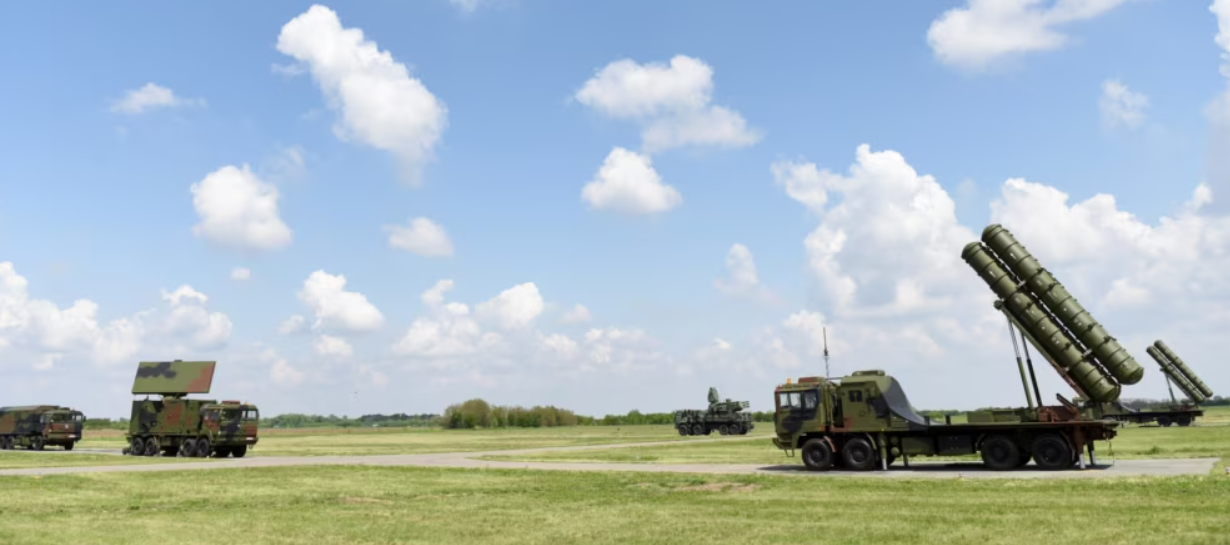 Blerja e raketave kineze nga Serbia trondit rajonin – ekspertët kërkojnë reagim të NATO-s dhe BE-së