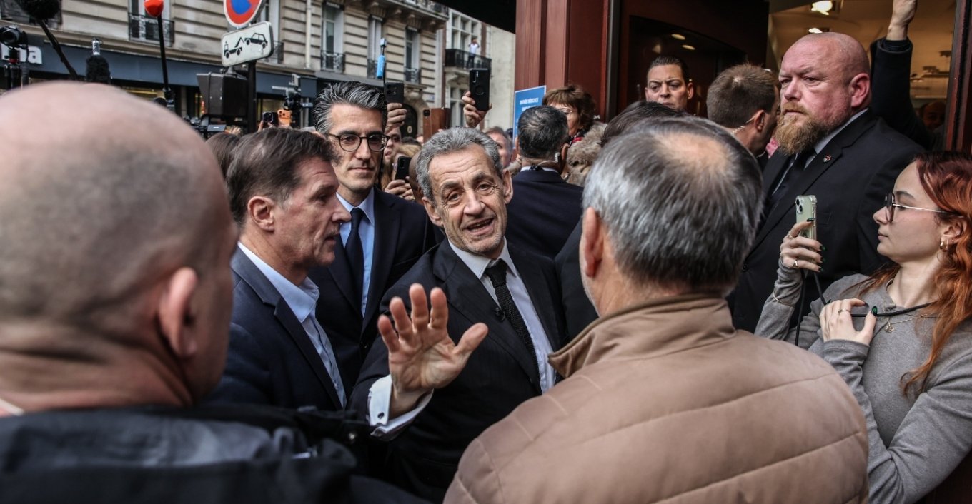 Ish-presidenti francez sërish në bankën e të akuzuarve, nis gjyq ndaj Nicolas Sarkozy për financimet nga Muammar Gaddafi