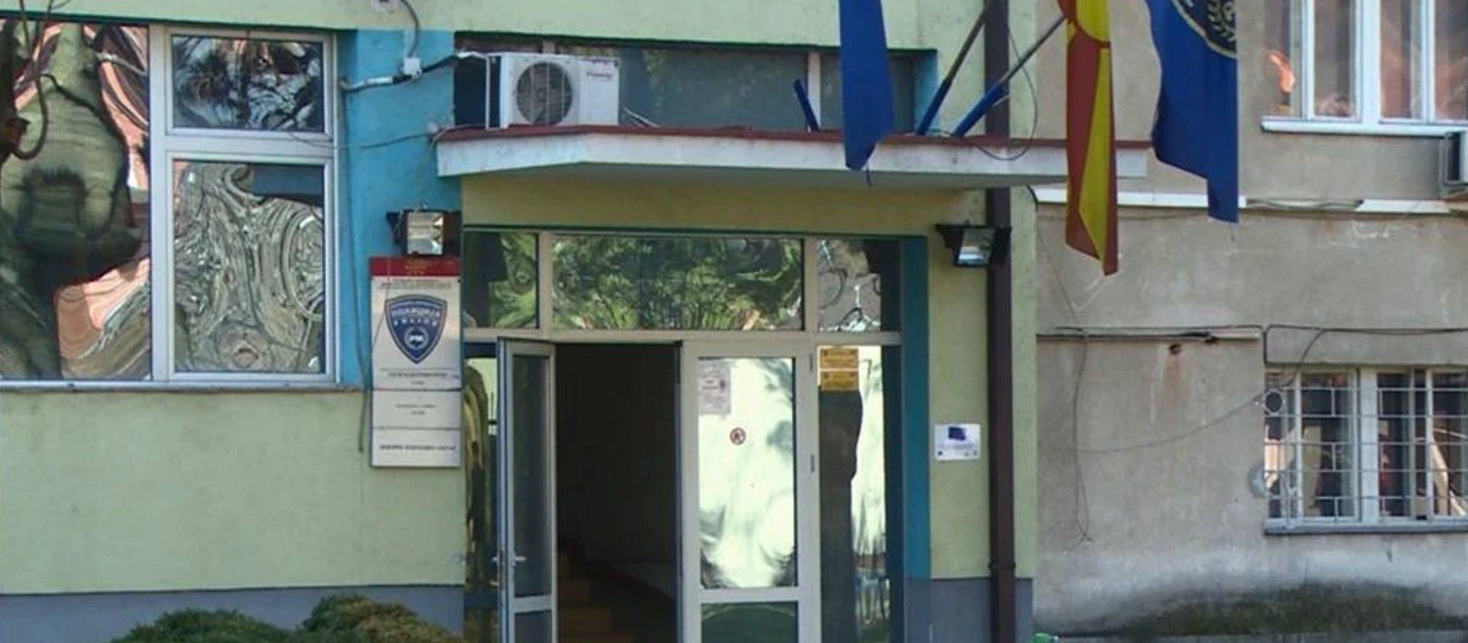 Babai i vajzës në Tetovë që ra nga ballkoni nën hetim për keqtrajtim