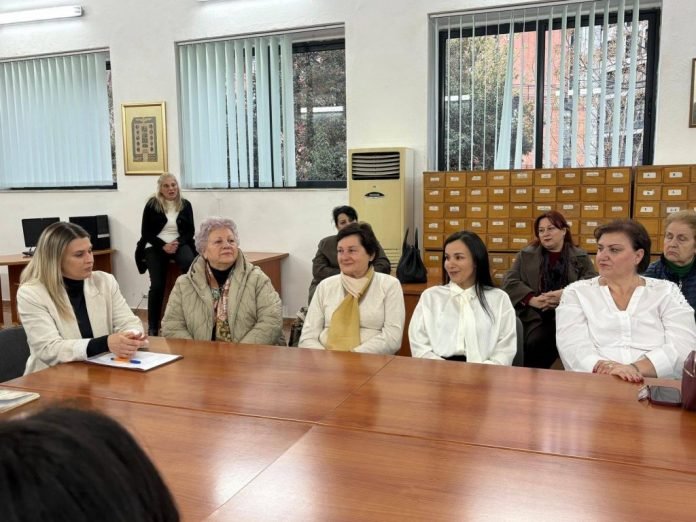 Promovohet libri për historinë e abetares dhe gjuhës shqipe