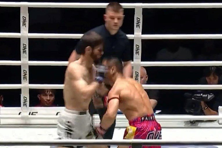 Nokauti që po çmend botën, ja si bie në tokë