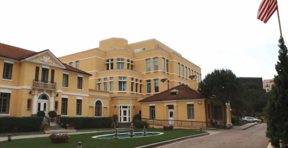 Tensionet në Lindjen e Mesme, Ambasada e SHBA në Tiranë paralajmëron amerikanët: Tregoni kujdes të shtuar