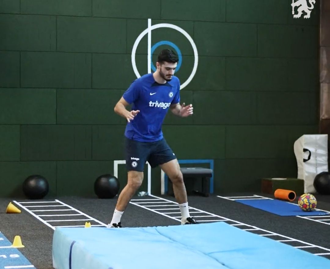 Broja e nis nga stoli përballë Fulhamit