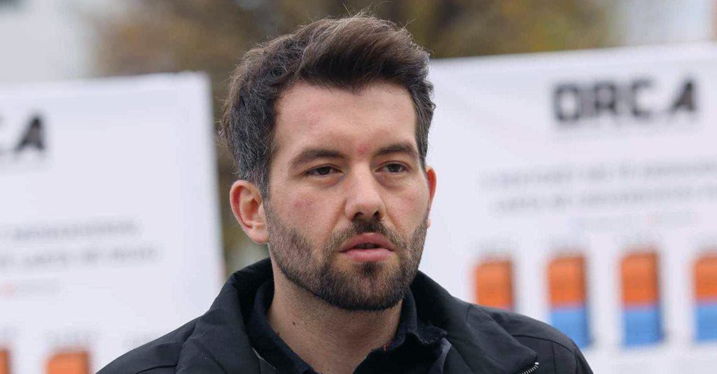 Gërvalla ‘non grata’! Reagon Rron Gjinovci: U myta tu ju thonë që Shqipnia...