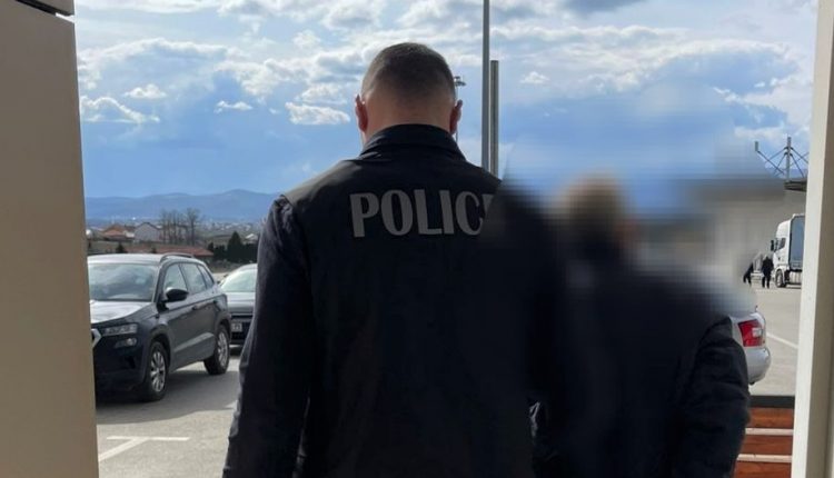 “Ishte nën përcjellje prej kohësh”, ky është serbi i arrestuar për krime lufte në Kosovë