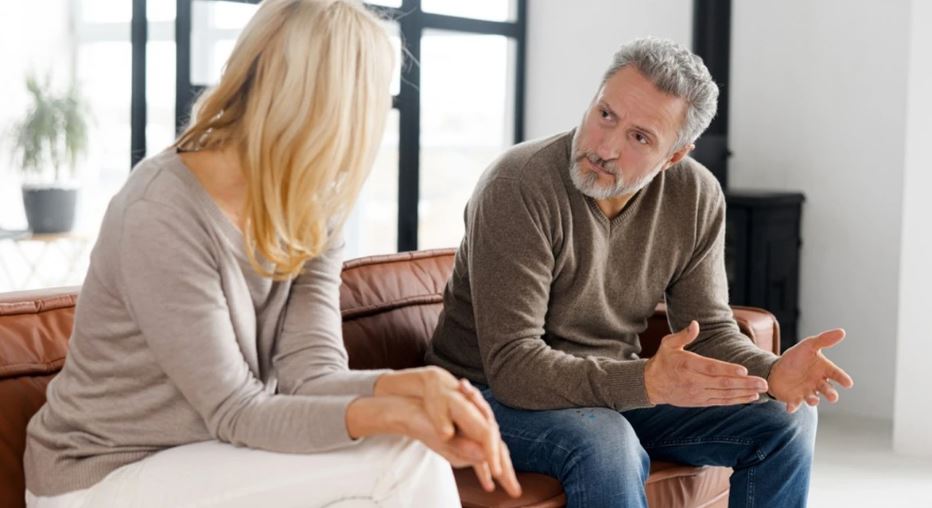 Kur të folurit ngadalësohet - një shenjë e hershme e rënies njohëse dhe Alzheimerit