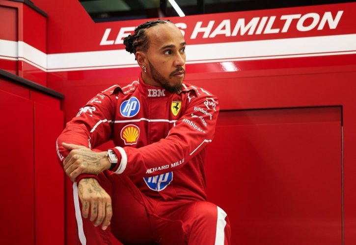 Ferrari me ambicie: Starti, kthesat dhe krahu “macarena”