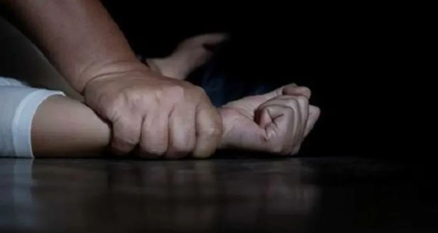 Dyshohet se dhunoi një grua, arrestohet një person në Deçan