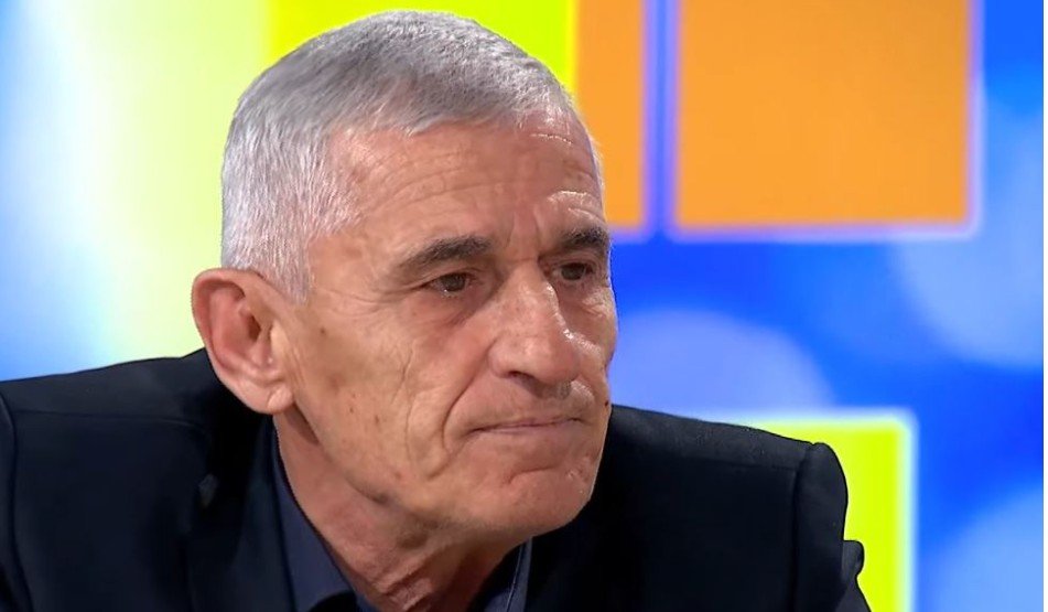 “E kanë vra krejt familjen, i kanë djeg”, i mbijetuari i masakrës së Poklekut flet mes dhimbjes dhe lotëve