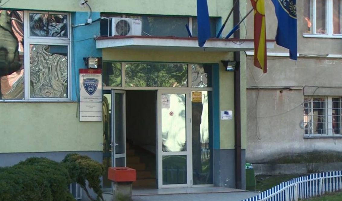 Ndalohet tre të mitur në Tetovë, kanë bërë raportime të rrejshme për bombë në shkollat e mesme dhe fillore
