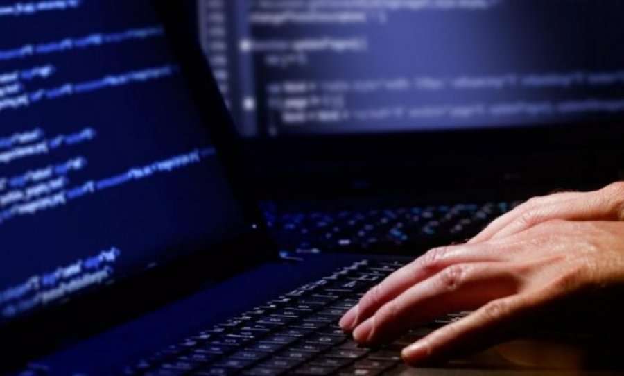 Dyshohet për mashtrim kompjuterik, arrestohet shtetasi shqiptar në Prishtinë