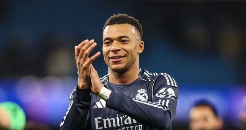 Mbappe sqaron dëmtimin