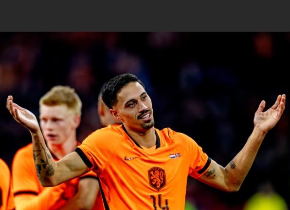 Holanda fiton përballjen me norvegjezët