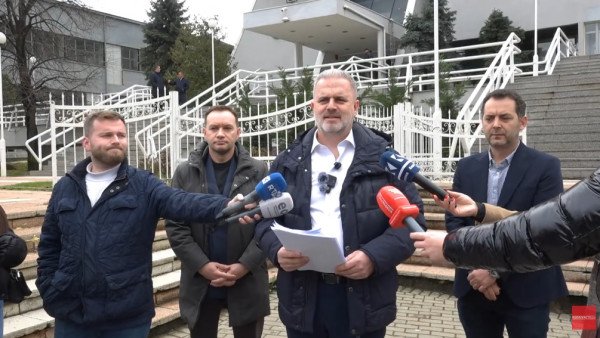 ​LDK shkon në KEDS, dorëzon dëshmi për mashtrimet me njehsorët elektrikë