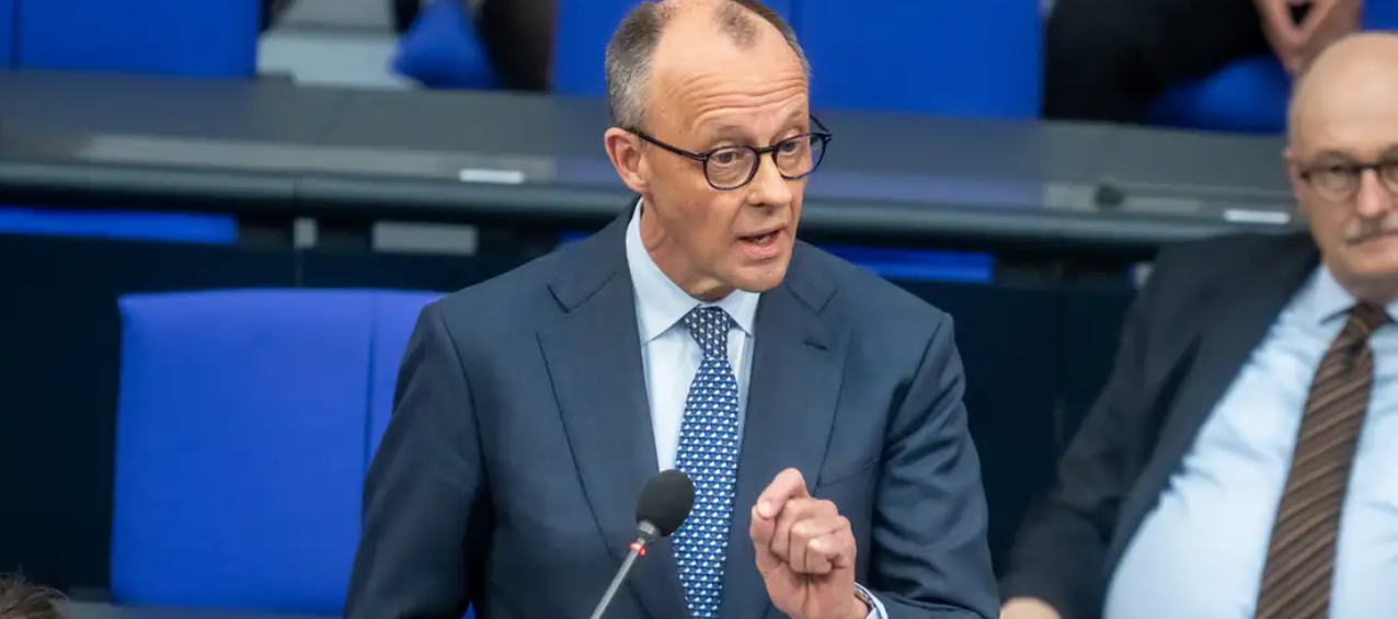 Merz në Bundestag për Lindjen e Mesme dhe dhunën ndaj emigrantëve