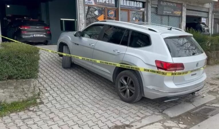 Plagë në shpatull, krahë dhe fytyrë/ Sherri në Korçë, të katër personat kanë përfunduar në spital