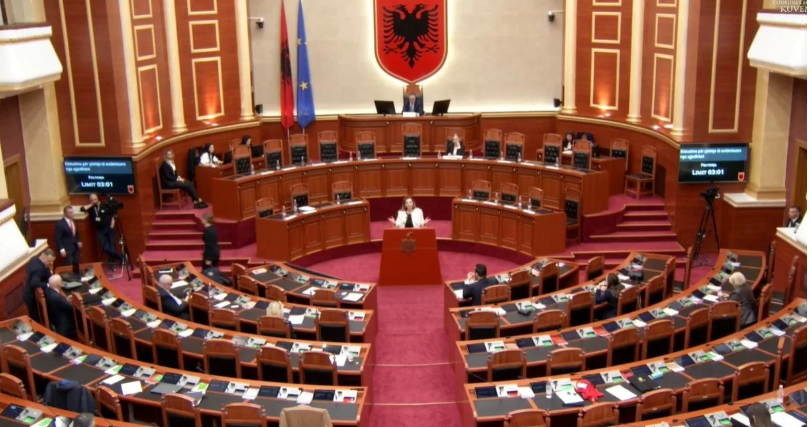 “Qëllimisht s’na keni njoftuar për takimin me ndërkombëtarët”, Vokshi akuza në Parlament, Peleshi: Po gënjeni