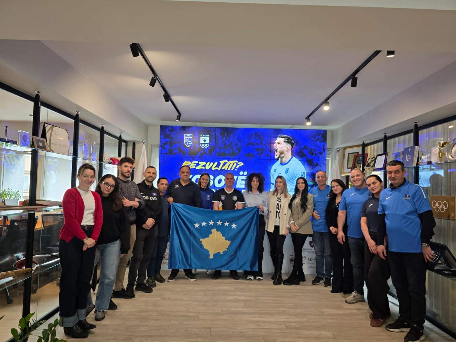 Të gjithë zyrtarët e federatave dhe KOK-u në mbështetje të kombëtares së Kosovës