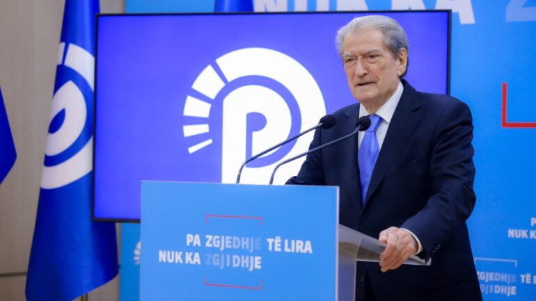 Sali Berisha pas përfundimit të protestës: Edi Rama, fundi yt është i pashmangshëm