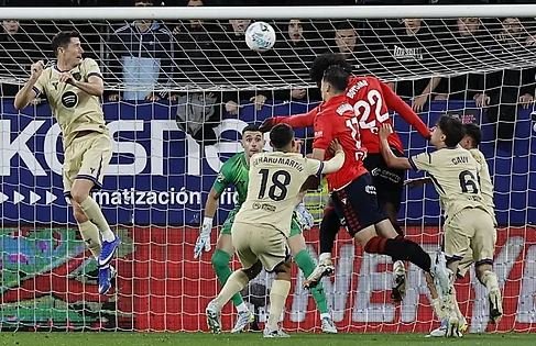 Barcelona fiton në Osasuna, kampion i ri nëse dështon Reali nesër