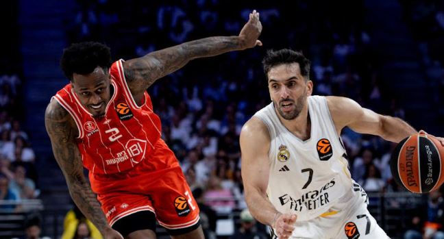 Dy ekipe greke me një këmbë në “final four”