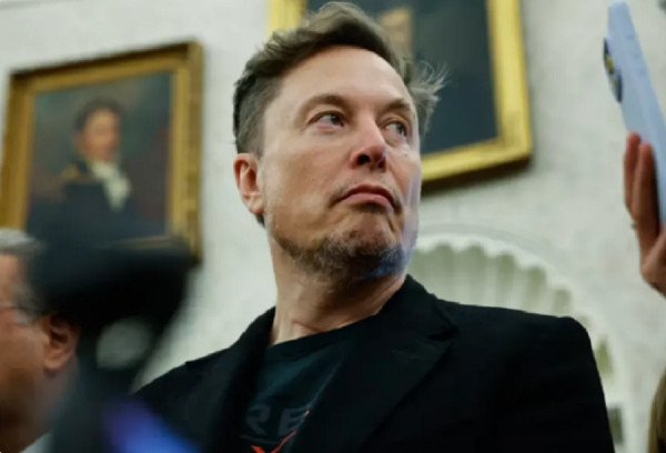 Elon Musk me pagën e fundit në Tesla 158 miliardë dollarë - por a mund ta fusë në xhep?