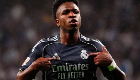 Shkëlqen Vinicius, Real Madridi fiton dhe e shtyn festën e Barcelonës