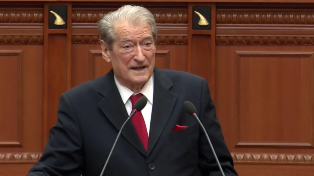 “Si mund të flisni ju për hallet e popullit?!”/ Berisha në Kuvend: Jeni e vetmja qeveri në Europë që i hiqni subvencionet e naftës fermerëve