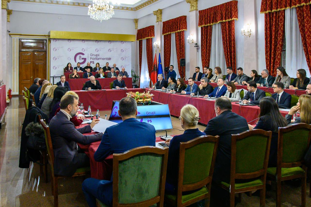 Komisioneri për Mbrojtjen nga Diskriminimi, 31 deputetë të PS dorëzojnë shkresën te Niko Peleshi: Ja emri që propozojmë