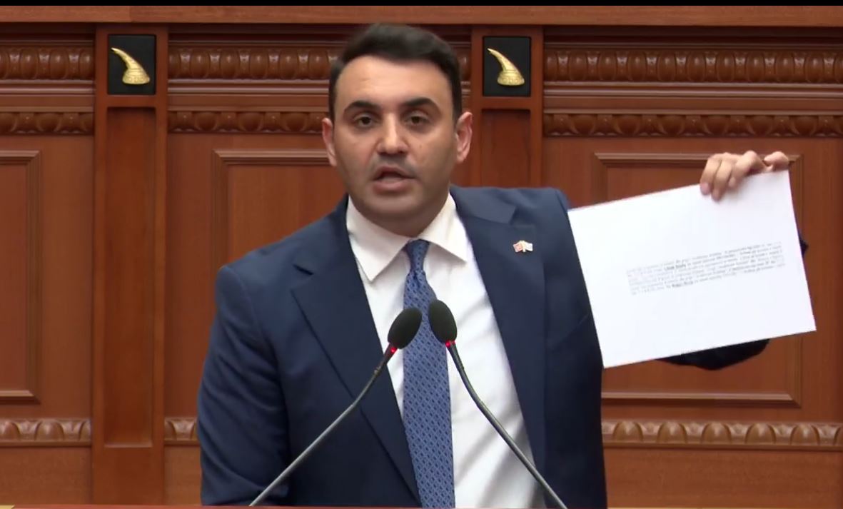 Këlliçi në Kuvend: Ministri Hoxha të vijë këtu, të pranojë se quajti shqiptarët e Maqedonisë “idiotë”, ose…
