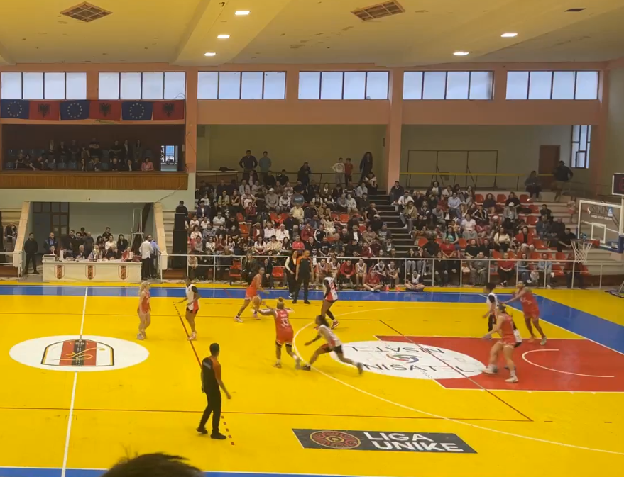 Flamurtari mposht Partizanin dhe fiton titullin kampion