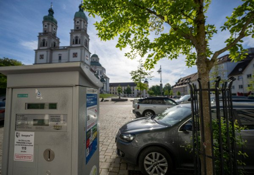 Burrë e grua pranojnë se vodhën gati 2 milionë € në parkometra  në Gjermani