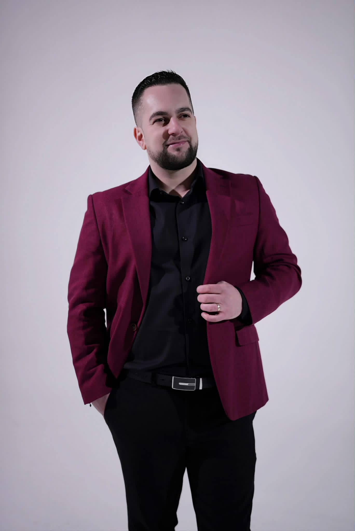 “Ti e din” rikthen mjaft bukur me projekt të ri këngëtarin Vali