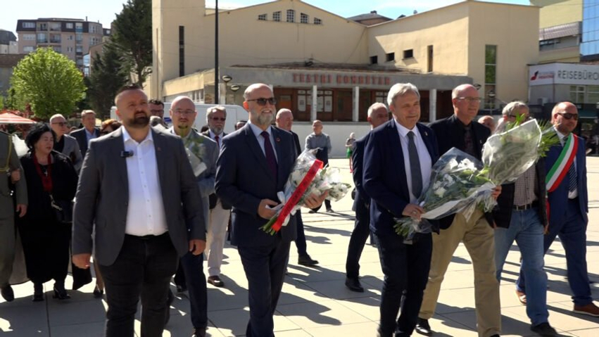 621  vjetori i lindjes  bëhen homazhe tek shtatorja e Gjergj Kastriotit   Skënderbeu
