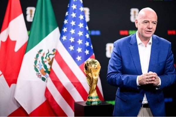 Presidenti i FIFA-s, mbron çmimet e larta të biletave për Kupën e Botës.