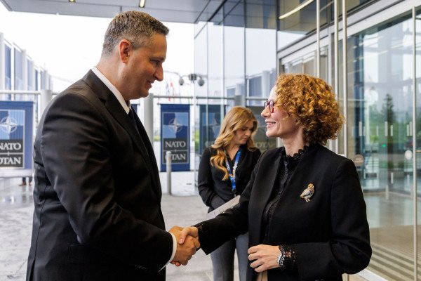 ​NATO-ja do paqe dhe stabilitet në Bosnjë dhe krejt Ballkanin Perëndimor