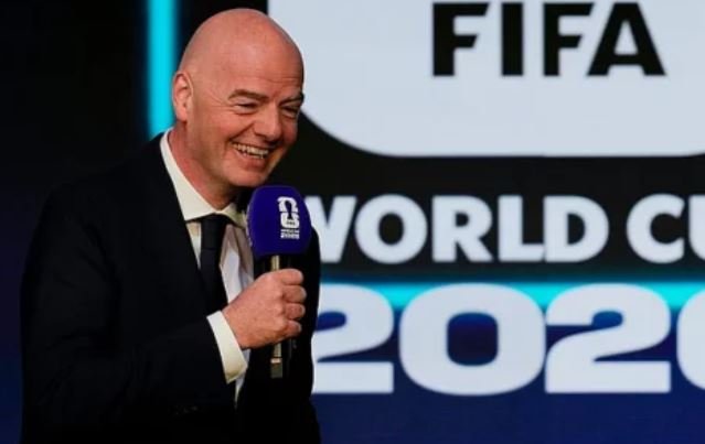 Infantino: “Nëse dikush e blen një biletë 2 milionë dollarë, do t’i çoj personalisht hot-dog dhe Coca-Cola