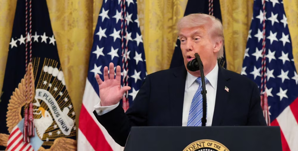 Trump thotë se do ta pezullojë operacionin për shoqërimin e anijeve në Ngushticën e Hormuzit