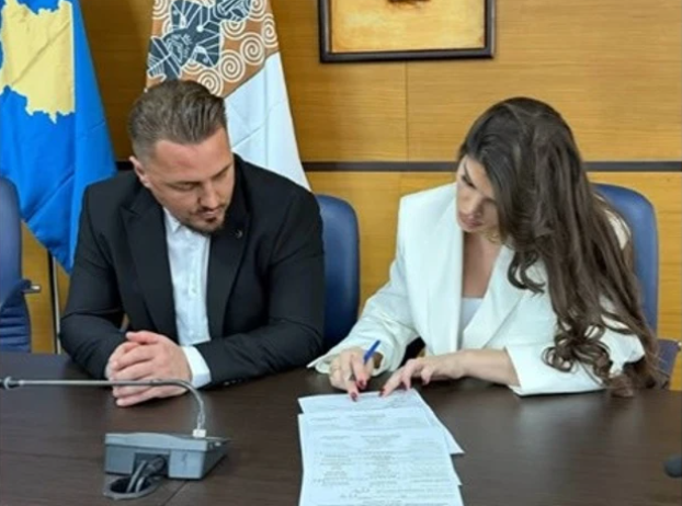 Kurorëzohen Blero dhe Eronita