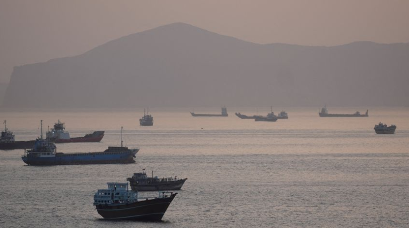Kina bën thirrje që Hormuzi të rihapet “sa më shpejt”