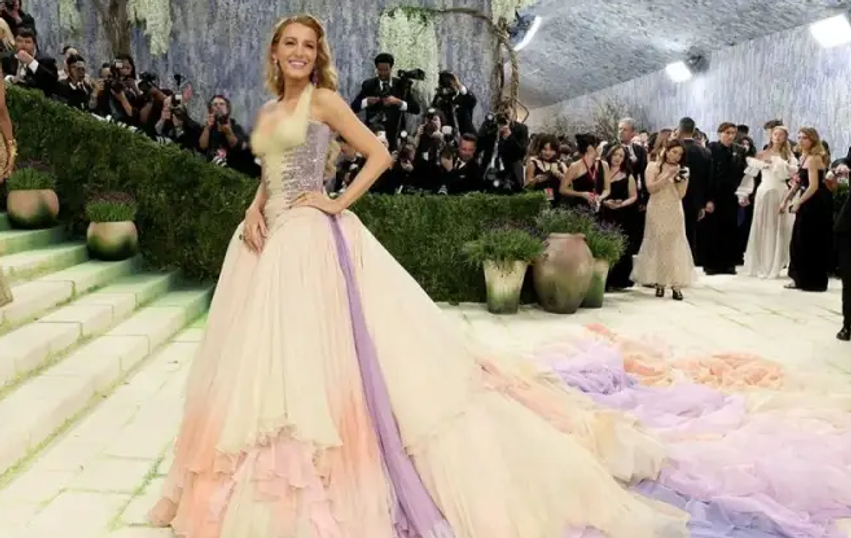 blake-lively-pagoi-hyrjen-per-ne-met-gala-2026
