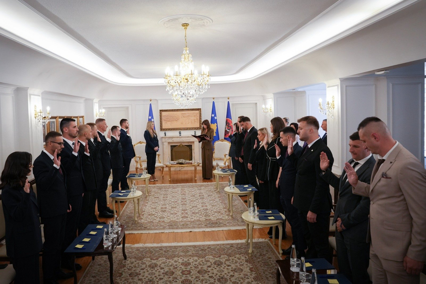 U D  Presidentja Haxhiu dekretoi 17 gjyqtarë me mandat fillestar