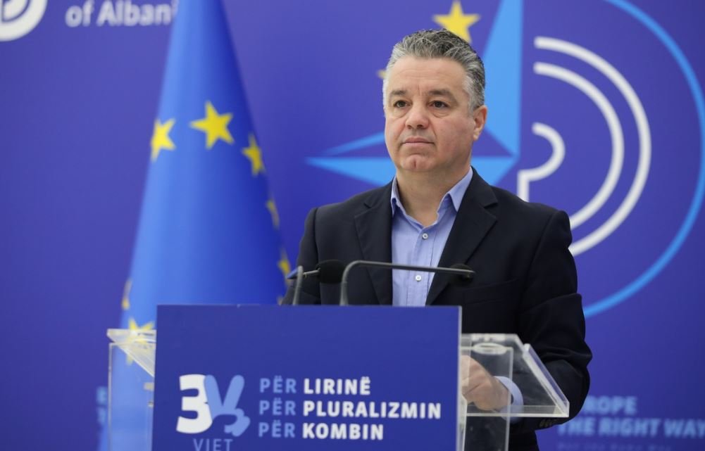 Bozdo: Qeveria e Ramës po i lë qytetarët në mëshirë të fatit dhe zhvillimeve në Lindjen e Mesme