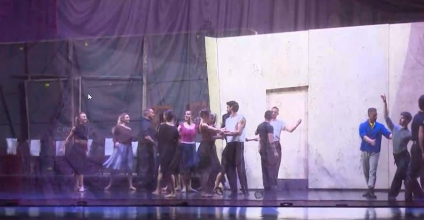 shfaqja-carmen-kthen-ne-skenen-e-tkob-balerinen-anbeta-toromani