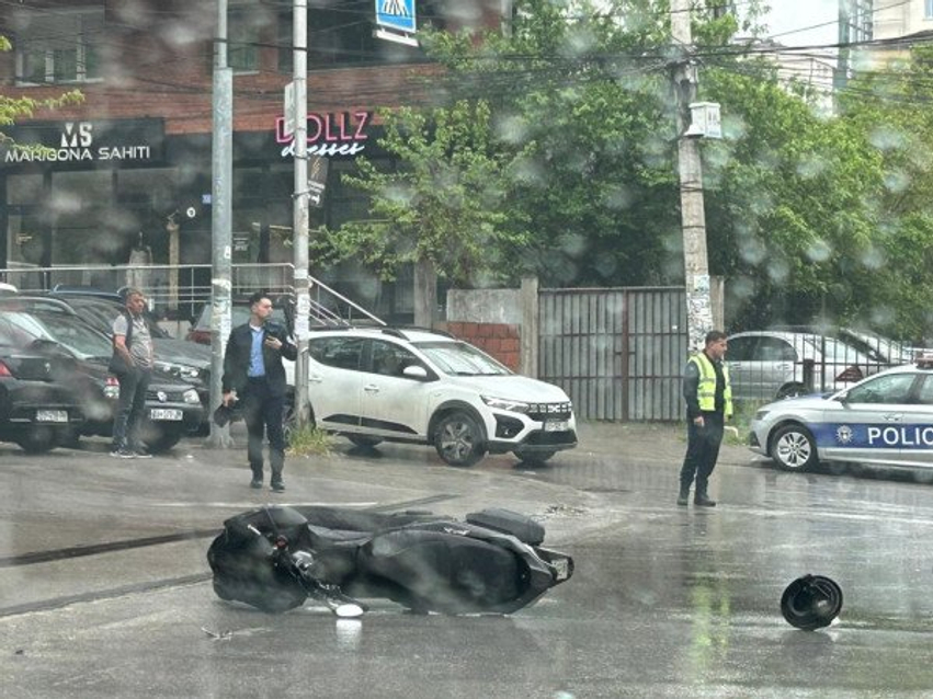 Aksident me motoçikletë te Parku i Qytetit në Prishtinë