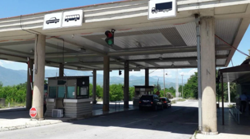 Në vendkalimin kufitar Bllatë është rritur numri i kalimtarëve