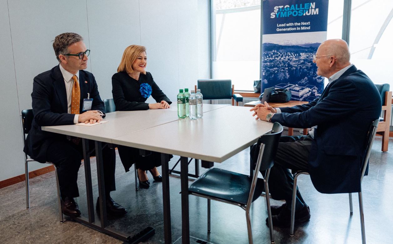 Ministrja Kusari-Lila takon përfaqësuesin gjerman për investime të huaja