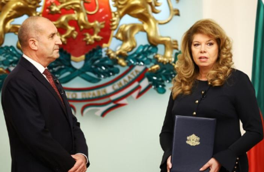 Bullgaria drejt një epoke të re politike  Rumen Radev prezanton kabinetin pas fitores bindëse në zgjedhje